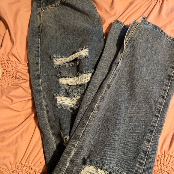 Pretty Little Things ripped Jeans - Picture 1 of 7